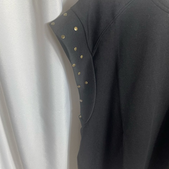 DOKOTOO Women's Plus Size 2XL Black Gold Studded Women's Top NWT - Picture 2 of 10